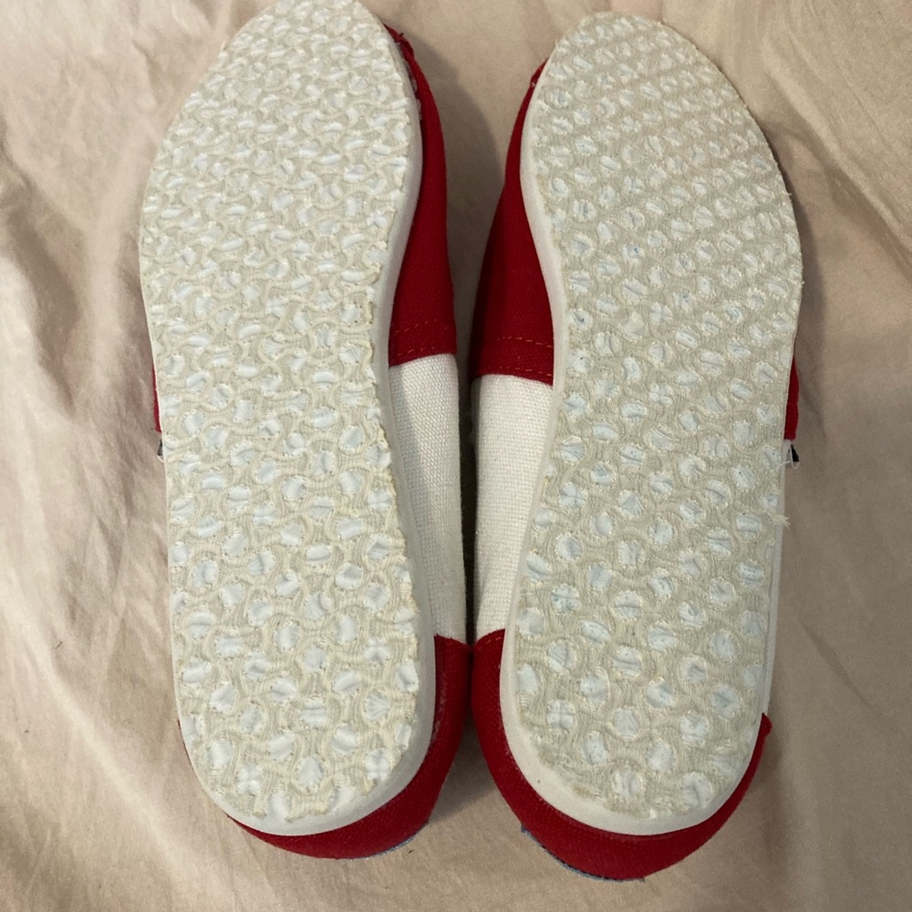 Women’s Tom’s size 7.5 NWOT - Picture 4 of 4